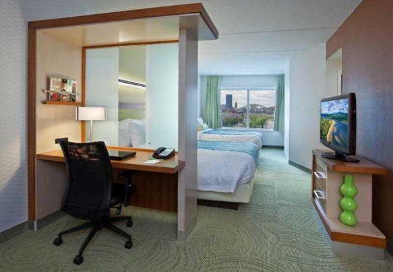 Springhill Suites Pittsburgh Southside Works Room photo